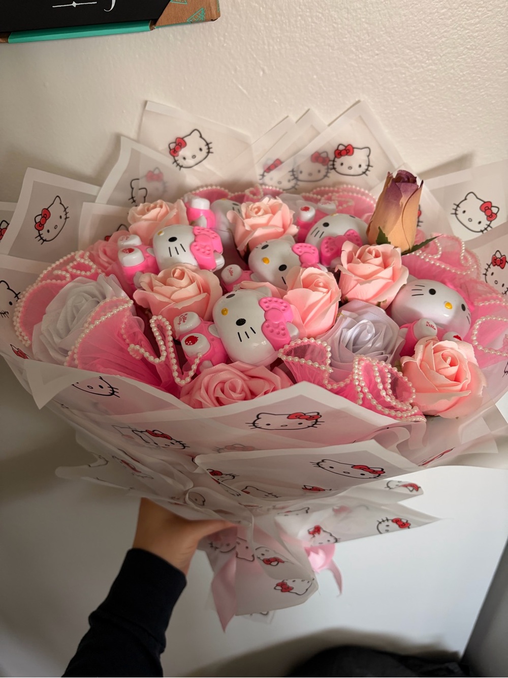 Hello Kitty Pink & Cream Bath Bouquet with Plush Icons